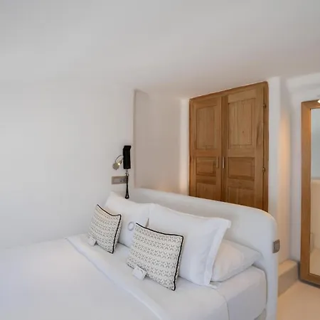 La Perla And (adults Only) Oia (Santorini)