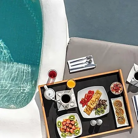 La Perla And (adults Only) Ía