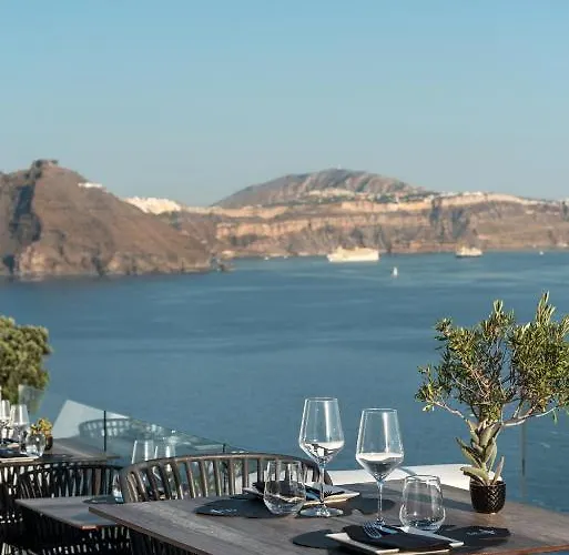 Hotel La Perla And (adults Only) Oia (Santorini)
